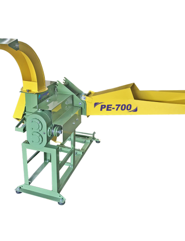 PE700 PICADORA PARA ENSILAJE PE700 PICADORA PARA ENSILAJE